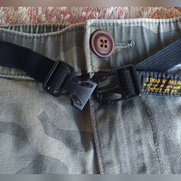 MUSCLE ALIVE WOMEN'S PLUS SIZE 3XL GREEN CAMOUFLAGE CARGO SHORTS STRAIGHT AHEAD - Picture 8 of 13